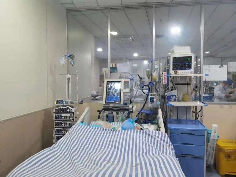  饱餐之后立即重劳，矿工突发食管破裂；十三天抢救，转危为安。 健康养生 饱餐之后立即重劳，矿工突发食管破裂；十三天抢救，转危为安。 健康养生