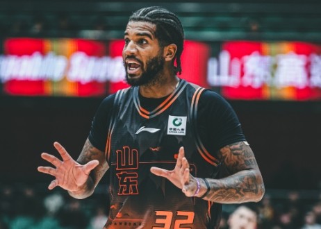  克里斯内线统治力惊人；山东队齐鲁德比胜出；外援火力全开。 体育新闻 克里斯内线统治力惊人；山东队齐鲁德比胜出；外援火力全开。 体育新闻