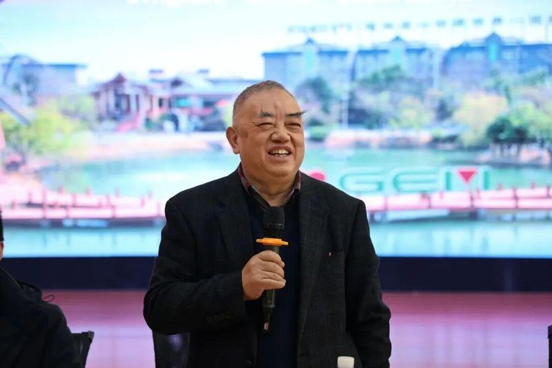  顶尖专家汇聚荆门；产学研融合再深化；固态电池创新迎来新动力。 IT技术 顶尖专家汇聚荆门；产学研融合再深化；固态电池创新迎来新动力。 IT技术