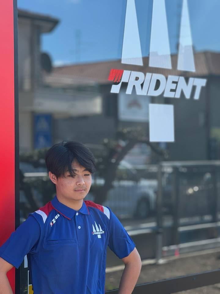  中国年轻车手孙一北，正式加盟意大利Trident车队；15岁少年迈向职业单座赛车新征程。 体育新闻 中国年轻车手孙一北，正式加盟意大利Trident车队；15岁少年迈向职业单座赛车新征程。 体育新闻