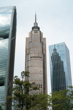 广汽领程兆瓦超充系列新品发布；重卡补能迎来显著变革。 汽车科技