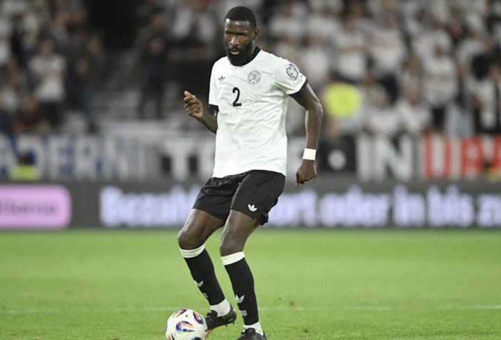  吕迪格反思场上争议；德国队需重拾铁血精神，让对手倍感压力。 体育新闻