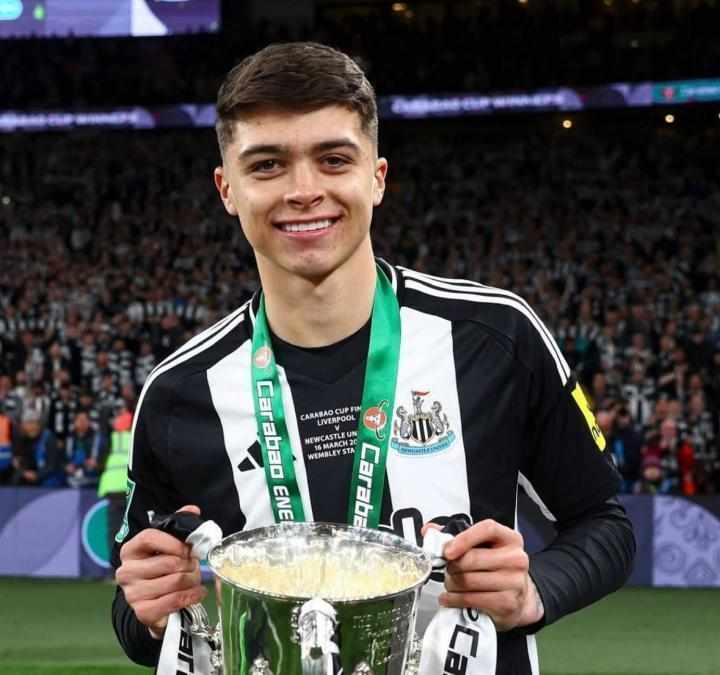  无数球迷热议：纽卡斯尔联如何锁定这颗冉冉升起的未来之星？ 体育新闻