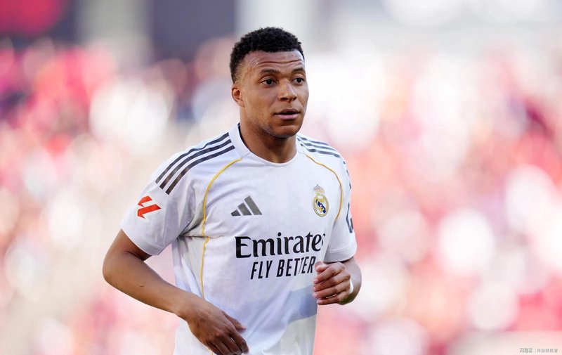  战术洗牌背后的战略考量：皇马对阵拜仁的阵容重构深度解析 体育新闻