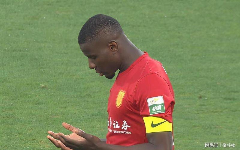  升班马逆袭背后：一群小将的“雄起”，点燃了这座城市的足球热血！ 体育新闻