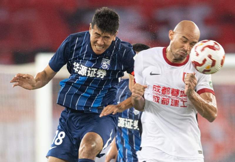  【战术显微镜】成都蓉城定位球体系深度解构：武汉三镇防线结构性漏洞与破局路径 体育新闻