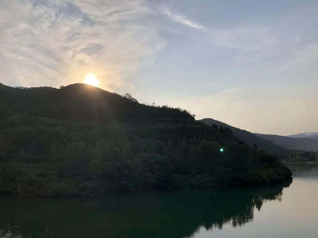  天文历法视角下的三月初一：月亮引力与五行废日的深层机制解析 文化旅游