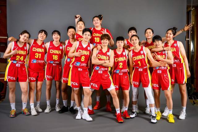  她们选择“出走”，不是背叛，是觉醒——致那些勇敢走出舒适区的中国女篮姑娘 情感心理